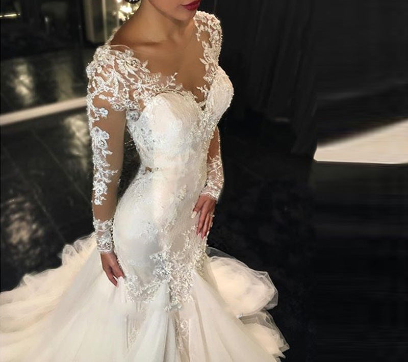 Trailing blanc Tempérament est mince et longue robe de mariée de dentelle