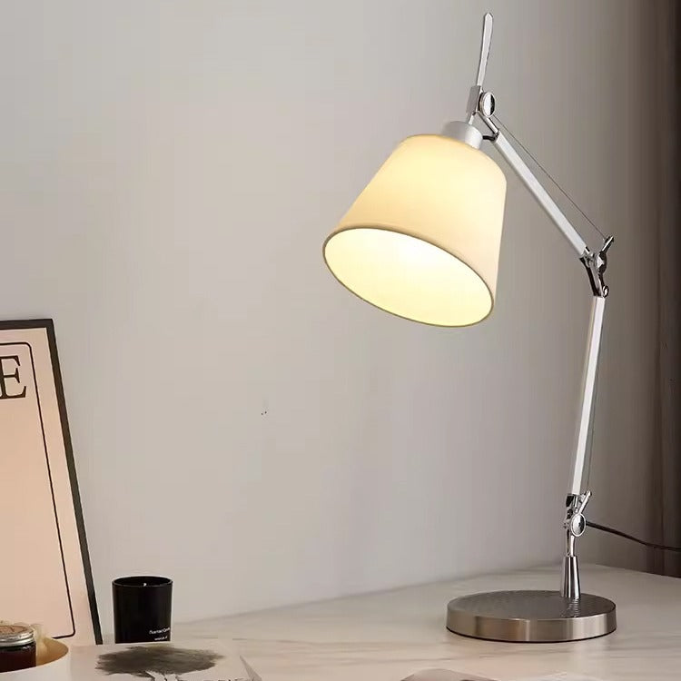 Bureau étude et travail de protection des yeux lampe de table