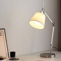 Bureau étude et travail de protection des yeux lampe de table