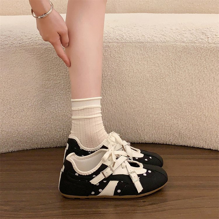 Femmes Retro Sneakers Plat Polka Dot Imprimer Buckle Strap Dentelle Detail Suede Metallic Splic
