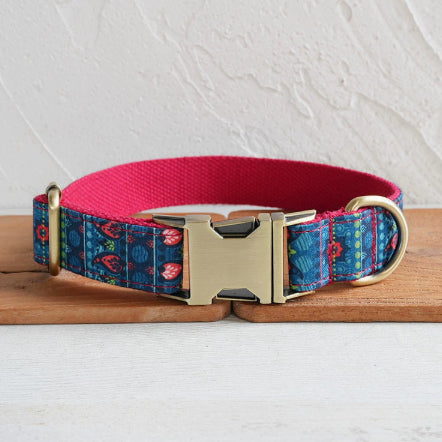 Collier de chien rouge Lotus Pet Supplies Export Jeu de laisses Boucle de bronze
