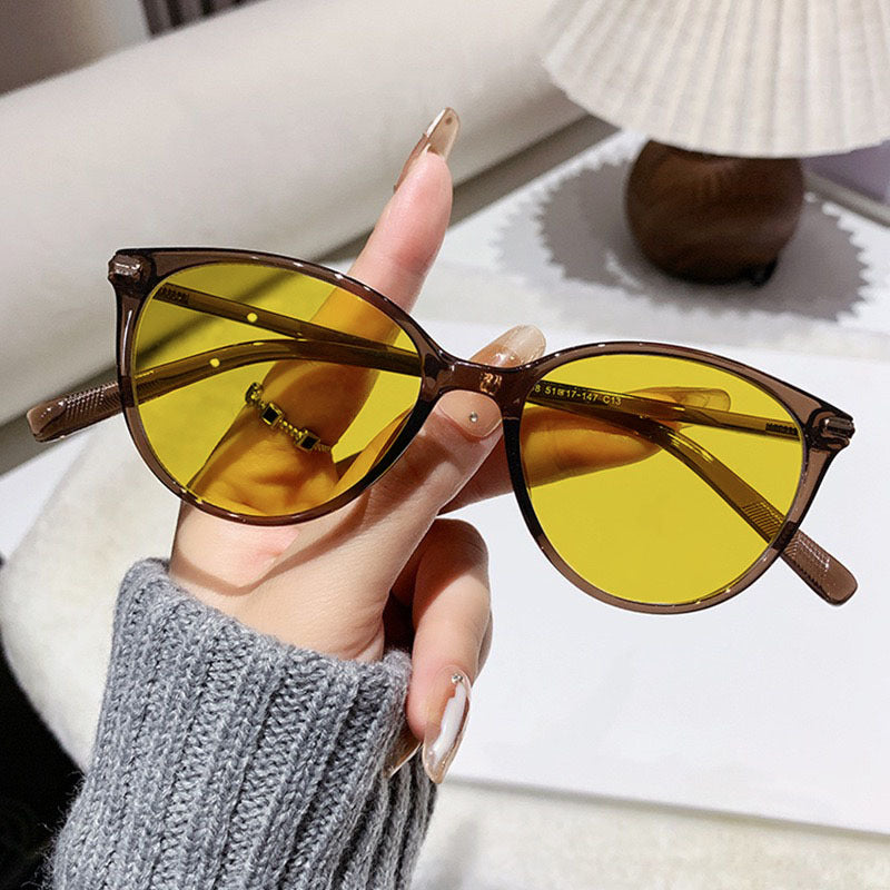 Les lunettes de vision nocturne peuvent être ajustées avec des lentilles de prescription pour la vision rapprochée