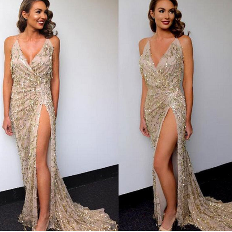 Robe à paillettes en col V