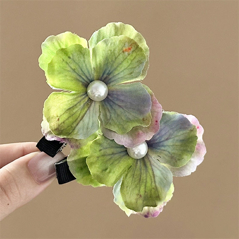 Delicate soft-style side clip