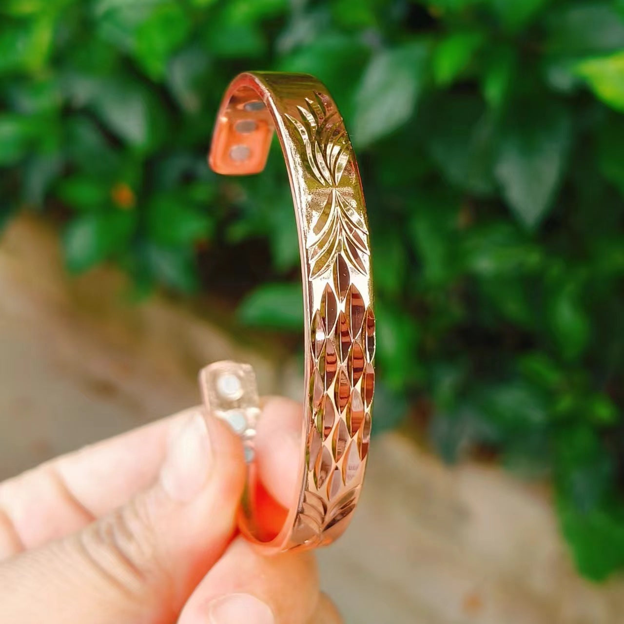 Bracelet pour femmes magnétiques de petite taille