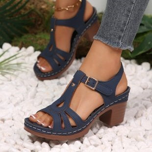 Sandales Wedge de plus grande taille avec un design peep-toe