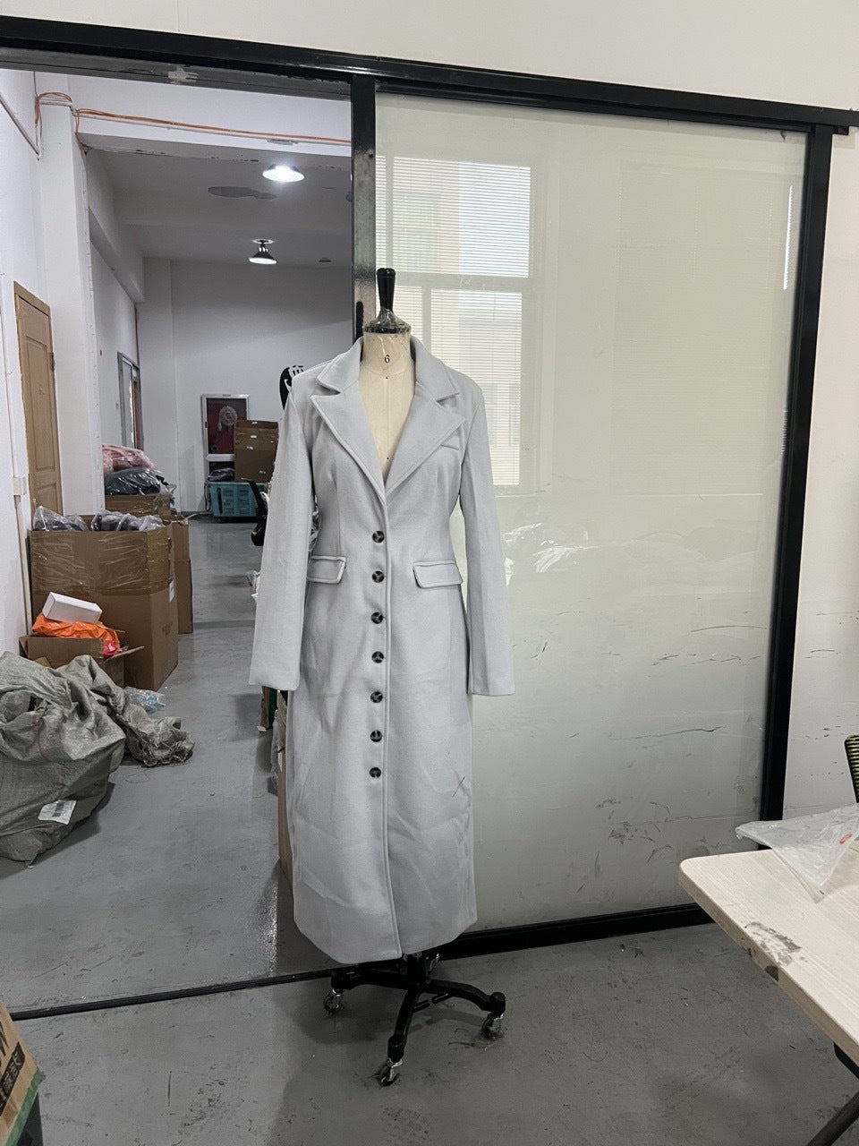Élégant manteau en lapin de couleur solide