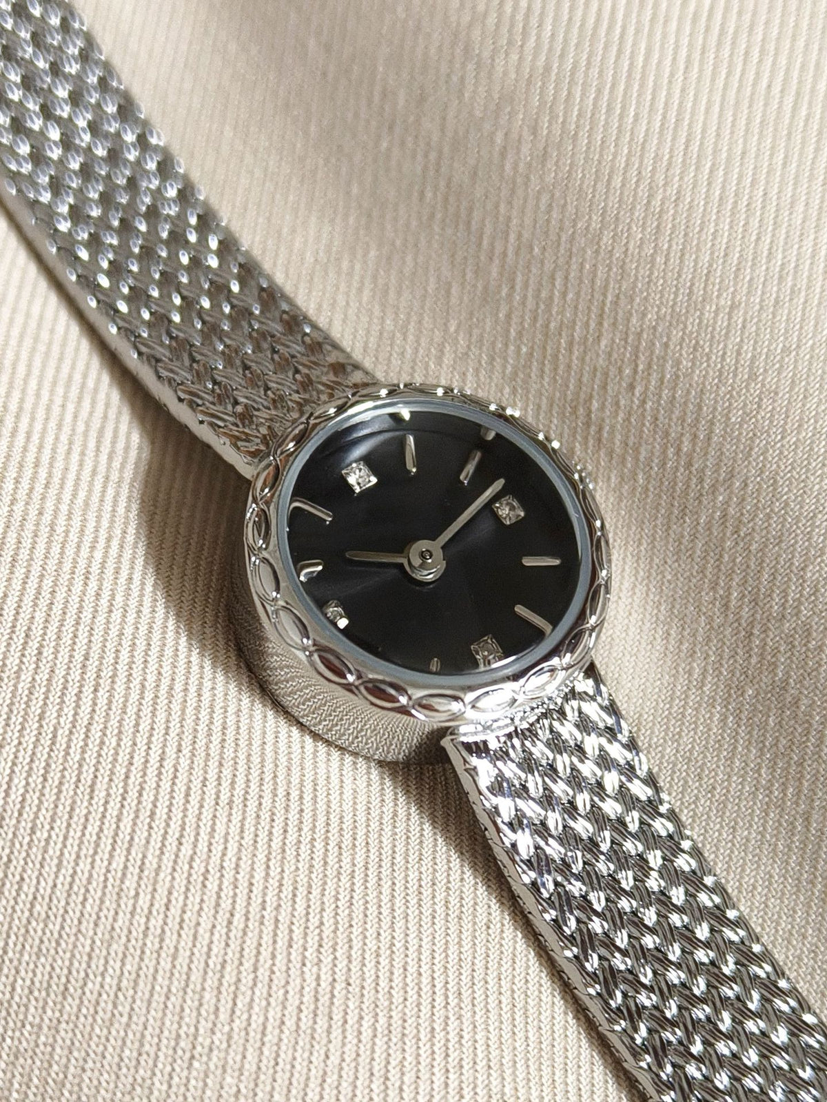Rétro Copper Mesh Femmes Versatile Vintage-style Mini montre en or