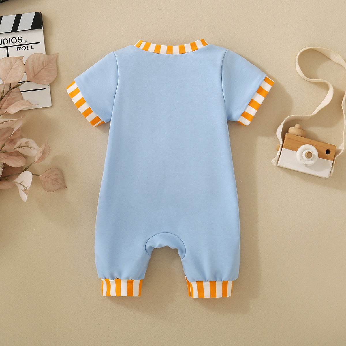 Baby short-sleeved bodysuit Light blue with rabbits and carrots