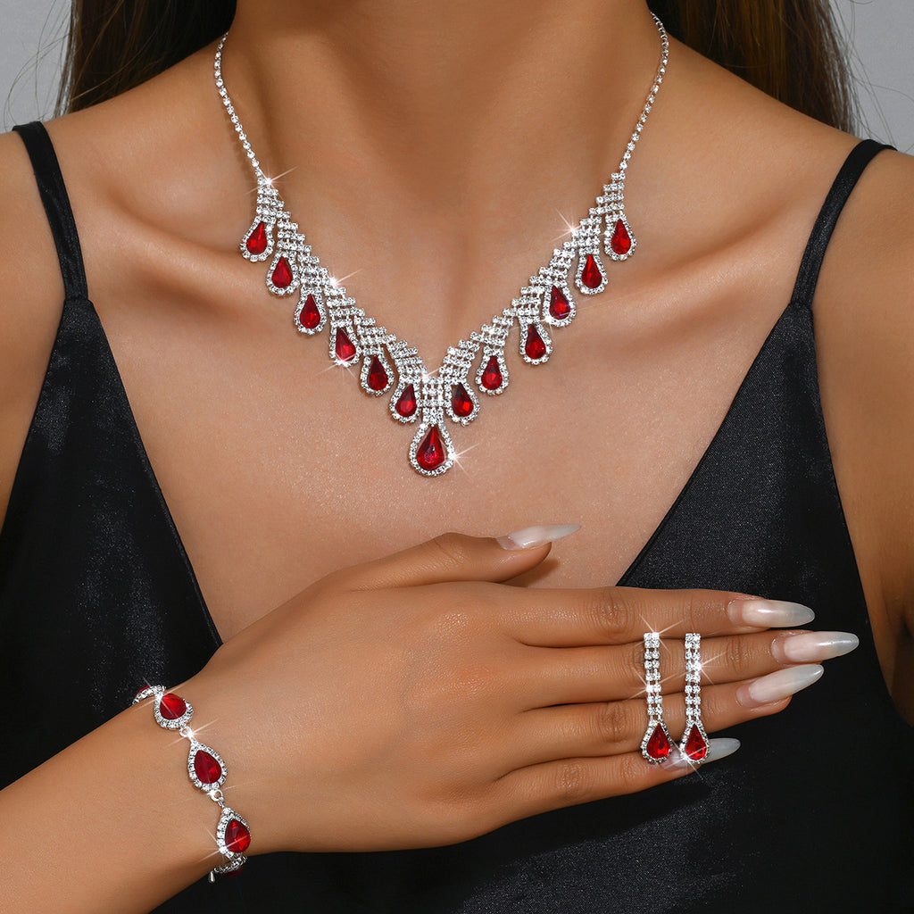 Style Collier de la goutte d'eau de diamant complet
