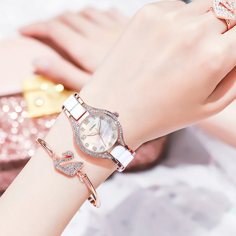 Montre Quartz étanche en acier diamant