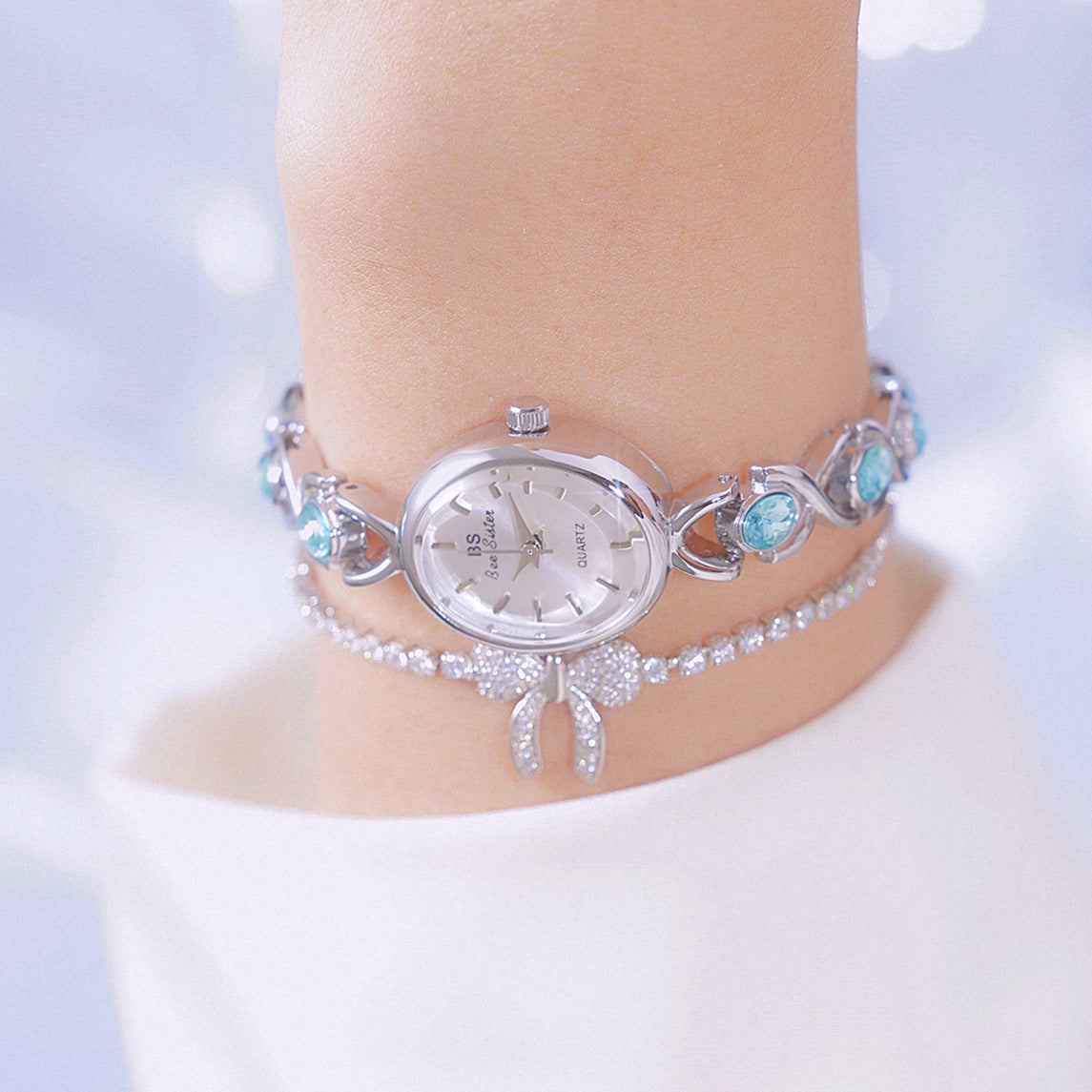 Glacier à glace ovale Saphir Petite montre de luxe légère
