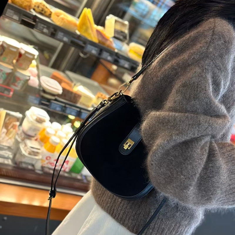 Épaule et sac croisé en première couche souple