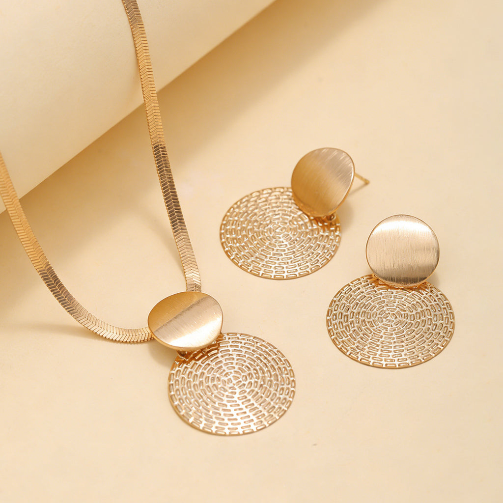 Ensemble de boucles d'oreilles et de colliers d'oreilles à chaîne de serpents plats