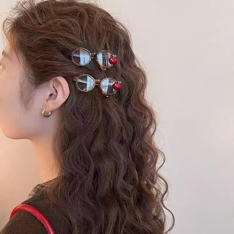 Clip cheveux en forme de pomme pour les femmes