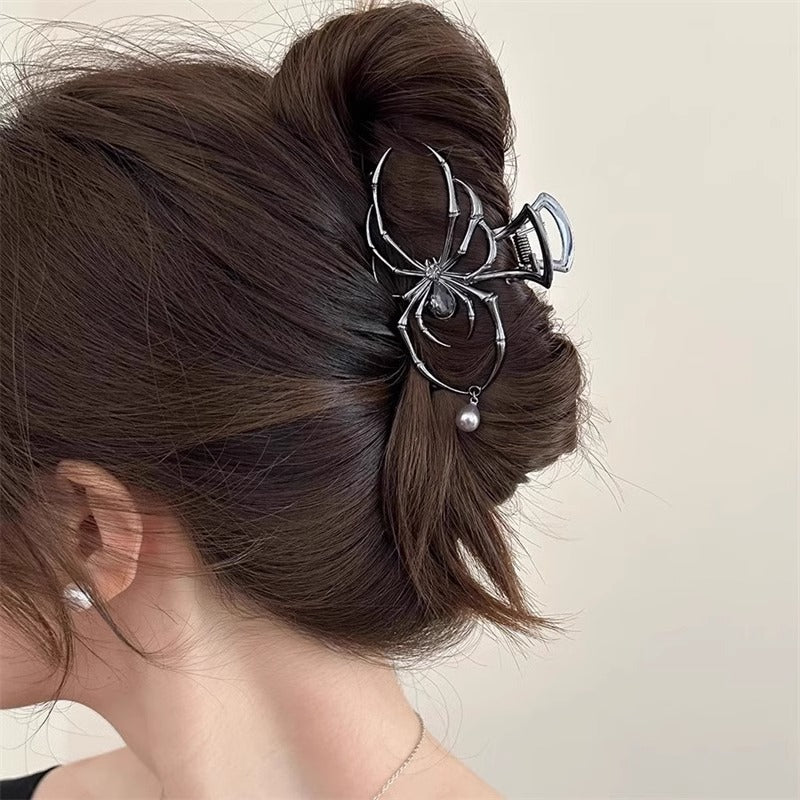 Élégant clip de cheveux métalliques pour les femmes