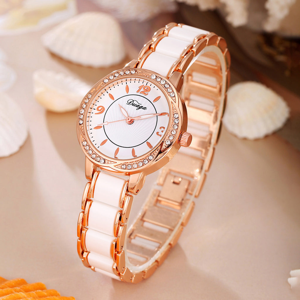 Élégante montre à quartz incrustée ronde en dentelle
