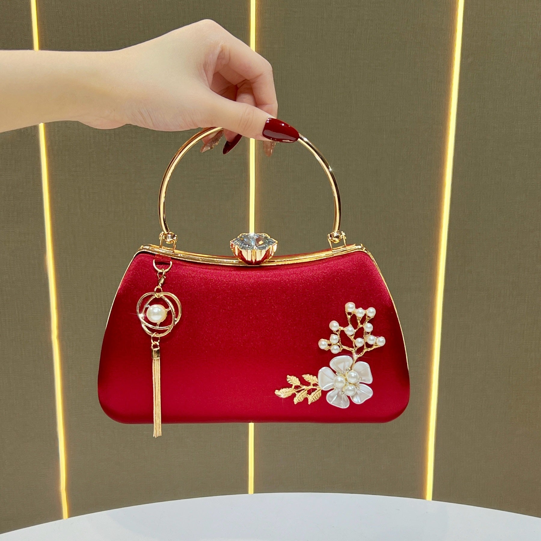 Sac à main pendentif en diamant incrusté de perles