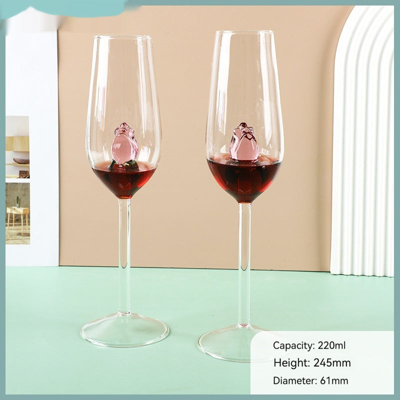 Cocktail en verre créatif et verre à vin rouge en forme de rosebud