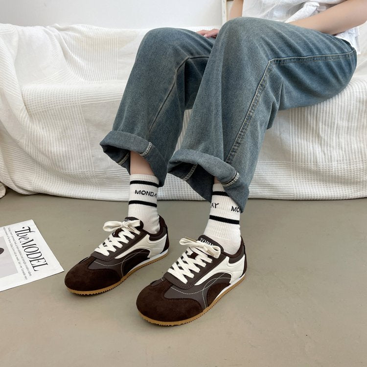 Coréen version de chaussures d'entraînement allemandes pour les étudiantes dans les sports et les loisirs