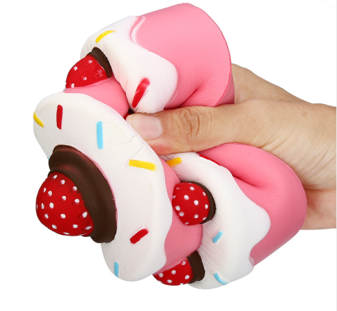 Sweet Mochi Jumbo Strawberry Cake parfumé super lent Jouet d'enfant Cute Squeeze Jouet Gags