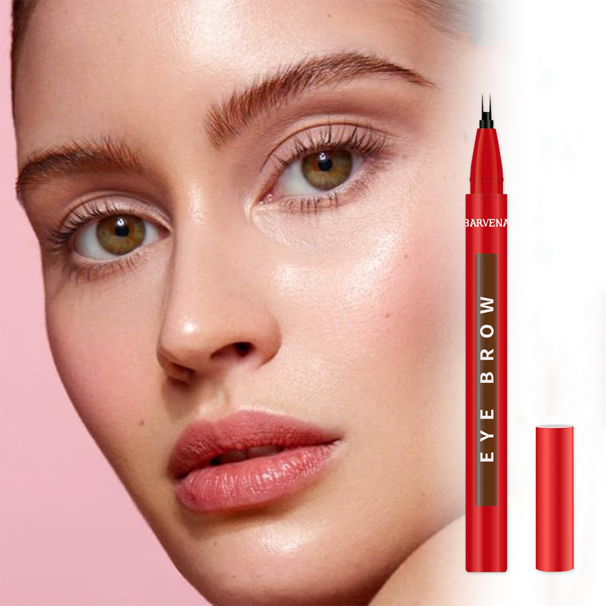 Crayon de sourcils façonnant la crème des sourcils
