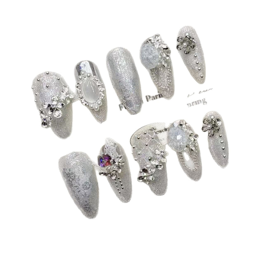 Silver Ice Flower Cat Eye Practical tips for wearing nail art