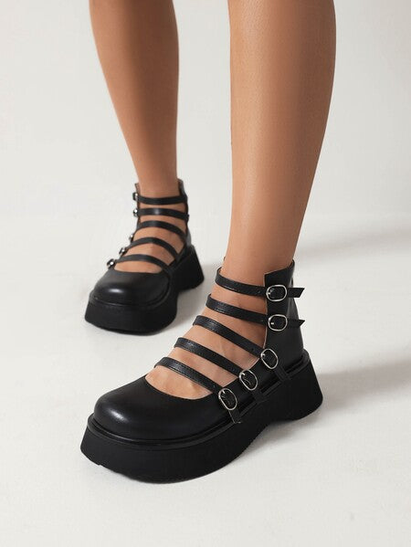 Chaussures haut de gamme pour femmes avec une ceinture en cuir épaisse