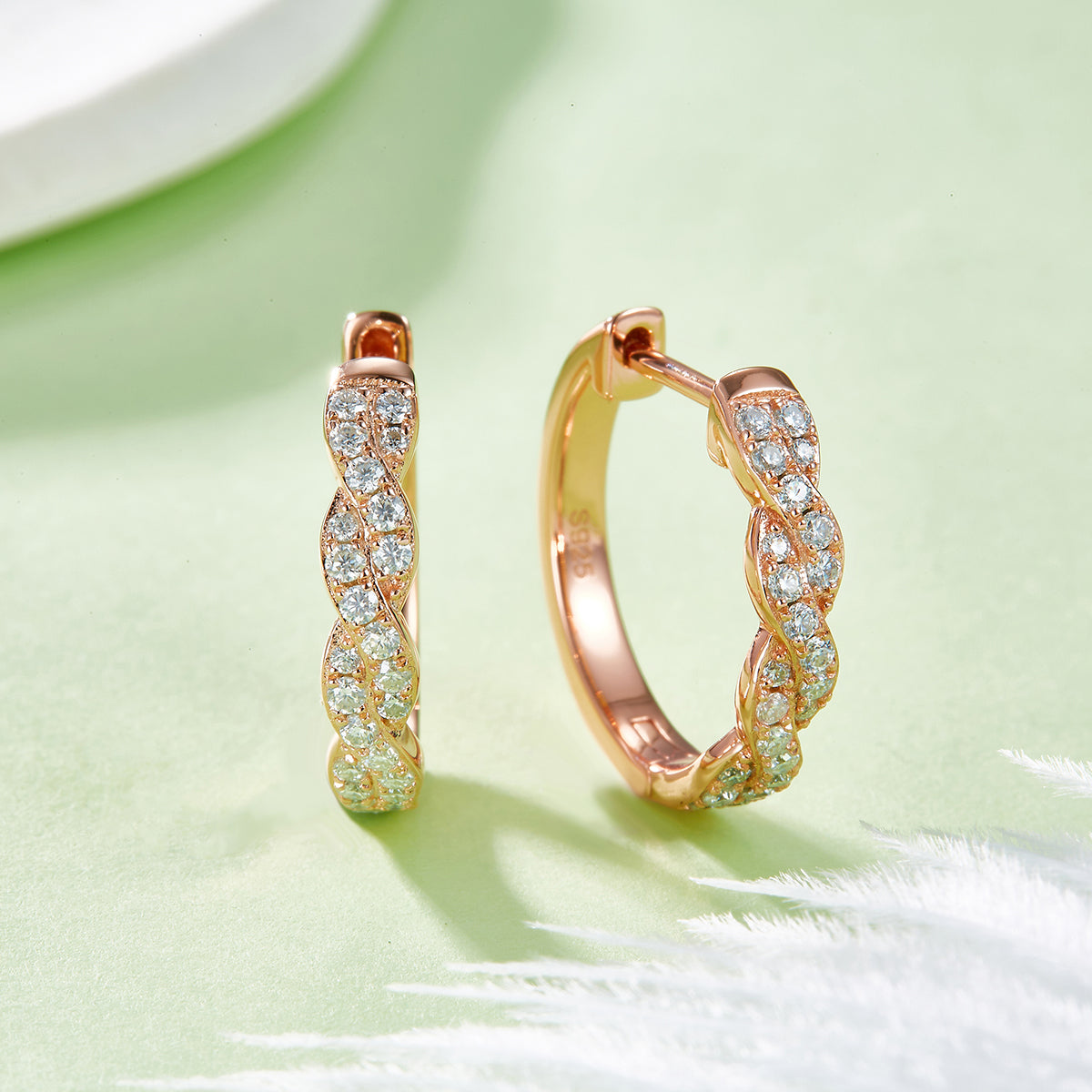 3.6g S925 Boucles d'oreilles en mossanite en argent sterling Boucles d'oreilles en boucles torsadées 17 mm avec GRA