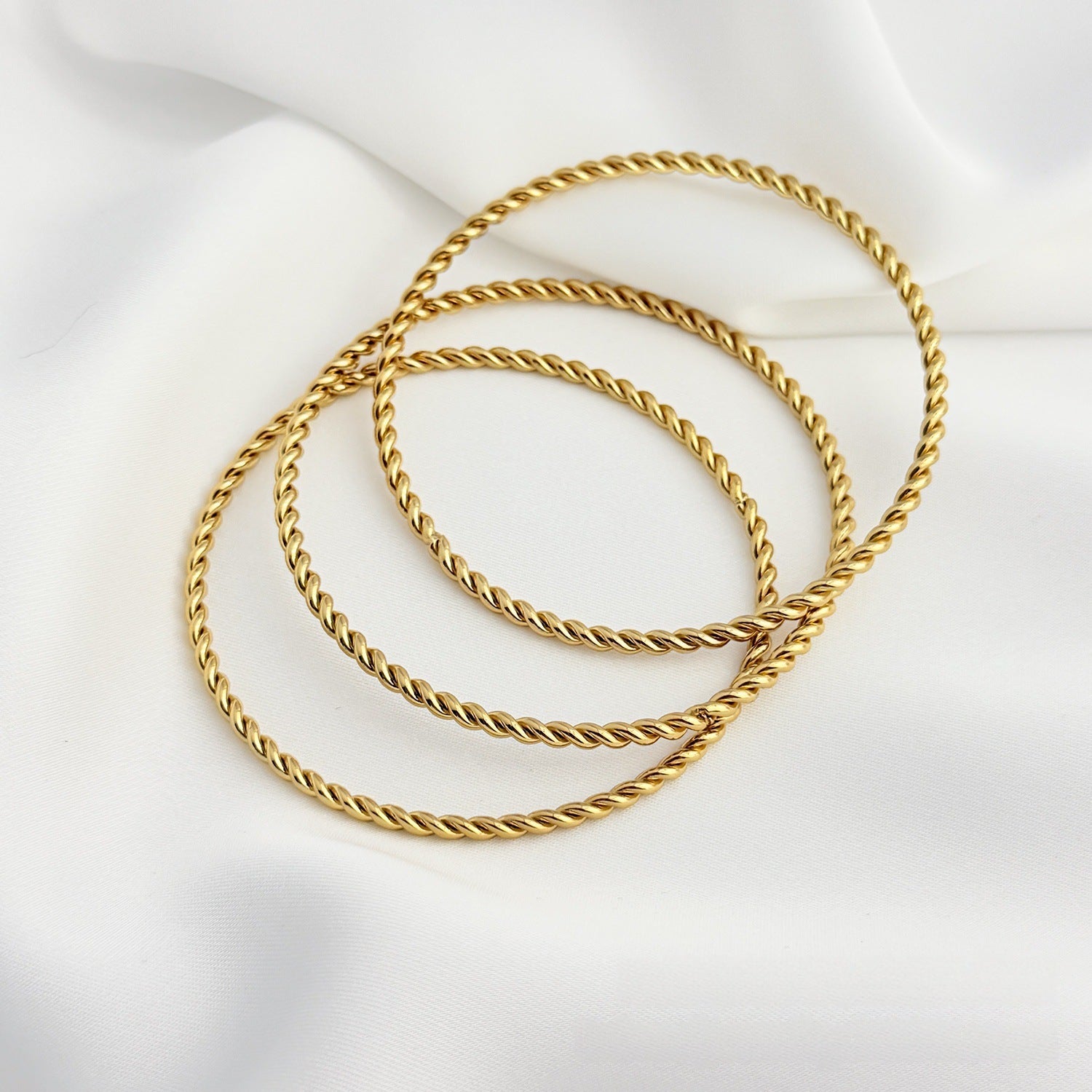 Bracelets en acier inoxydable simple dans plusieurs styles