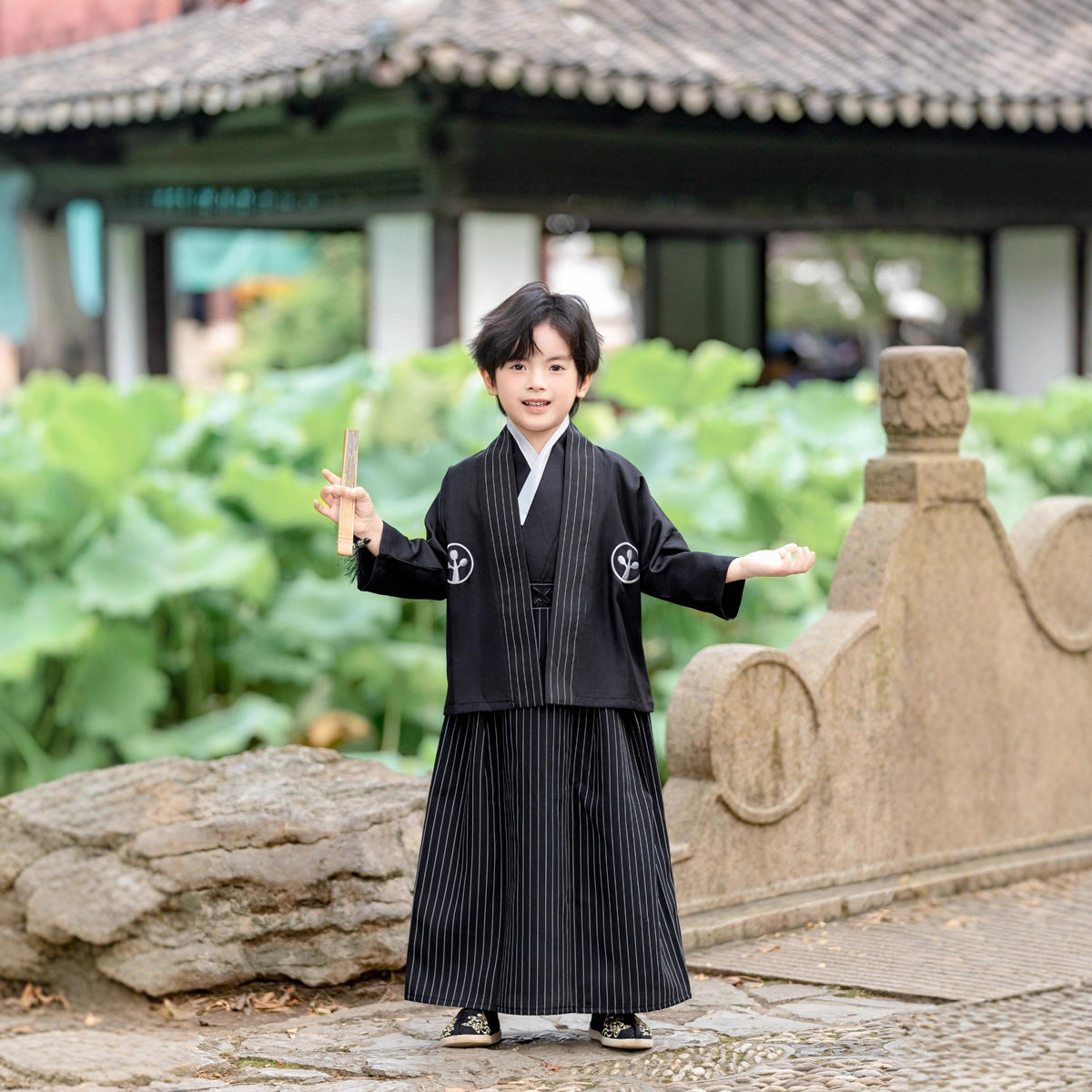 Ensemble kimono jaune de style japonais pour enfants