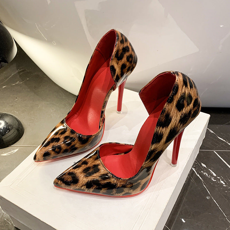 Empreinte léopard fashionable Talons hauts sexy avec un orteil pointu et un faible vampire
