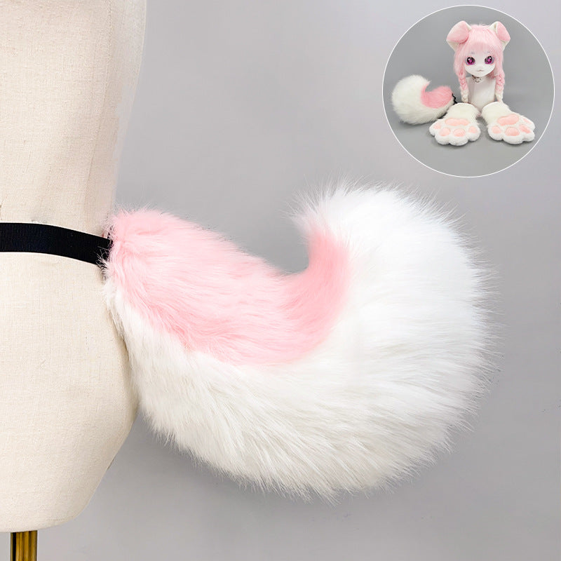 Porter un costume de tête de chien à thème canin