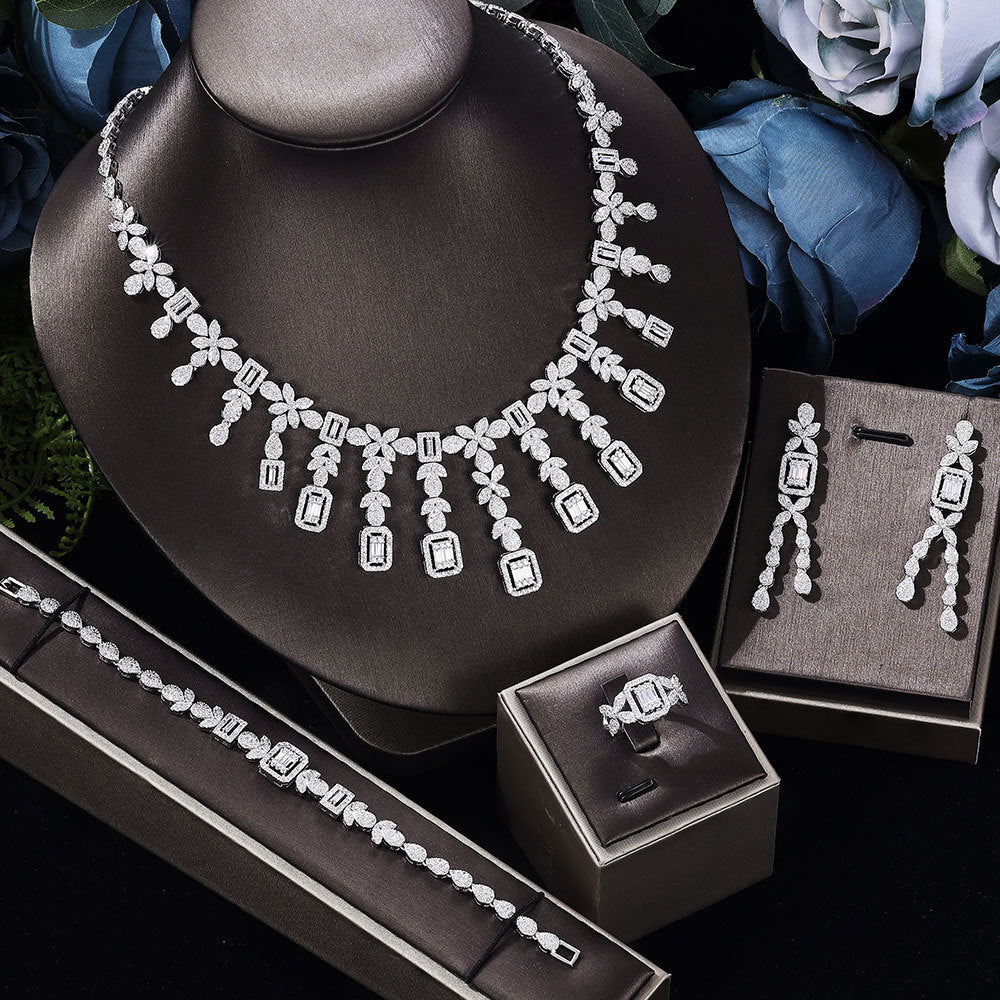 Collier Zircon Boucles d'oreilles Bracelet Anneau Ensemble de quatre