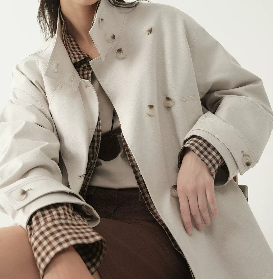 Designer-style double-arm jacket for small figurines