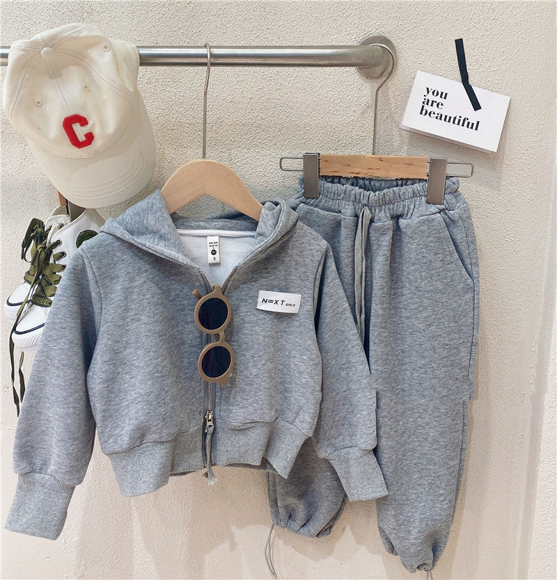 Deux hoodies de sport et de loisirs parents-enfants