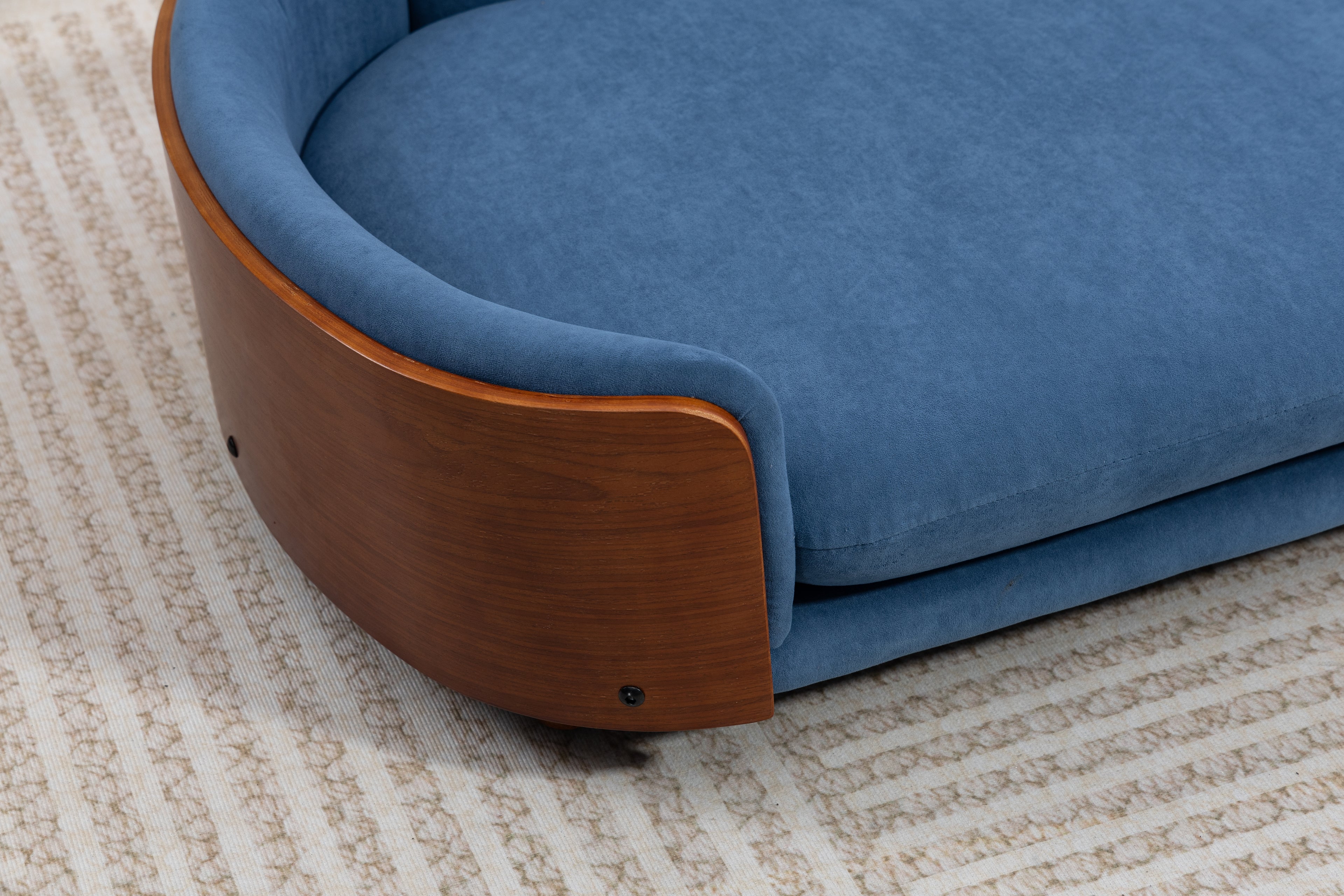 Style scandinave Lit de chien élevé Sofa Pet avec pieds en bois massif et noyer Bent Wood Bac