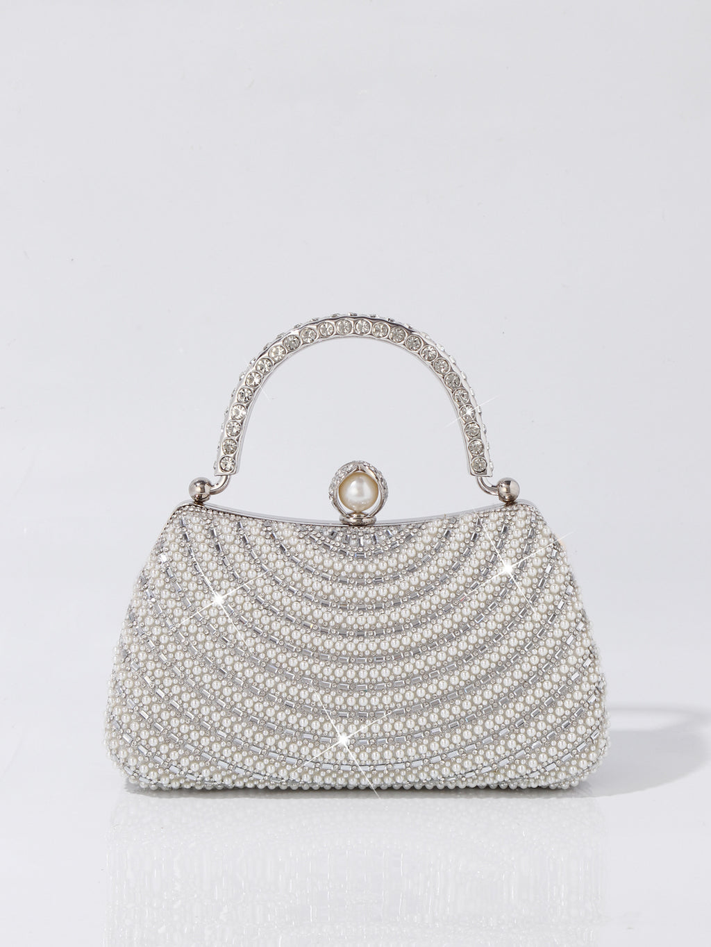 Assainissement du banquet avec perles et diamants