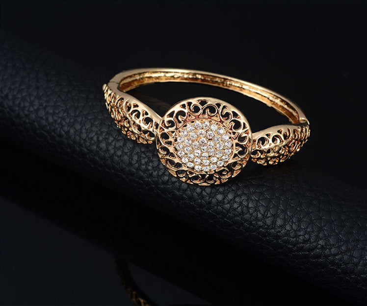 Collier boucles d'oreilles bague bijoux ensemble quatre pièces