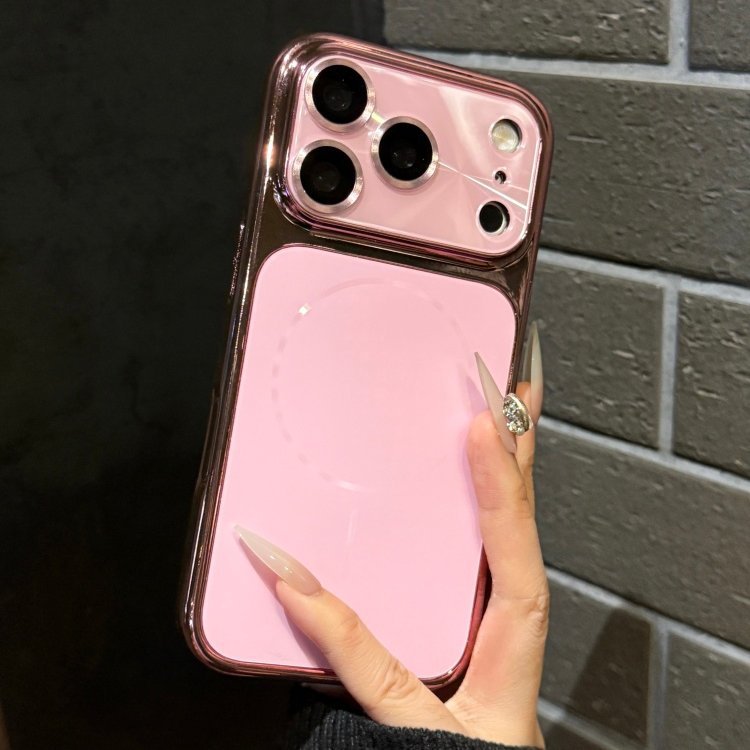 Cas téléphonique avec un protège-objectif intégré