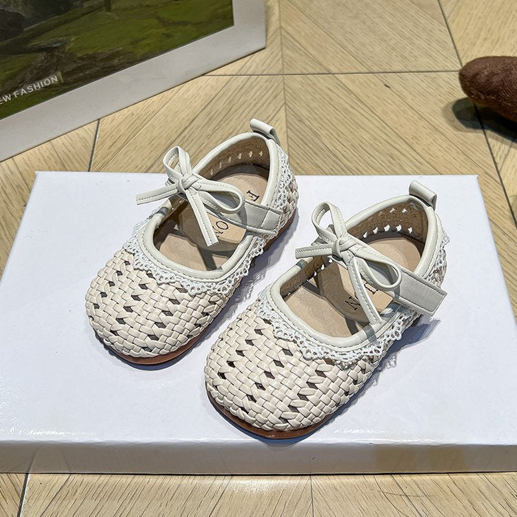 La mode des enfants Hollow Princesse Chaussures Summer Style Filles' Soft Bottom Hollow Baotou Lit