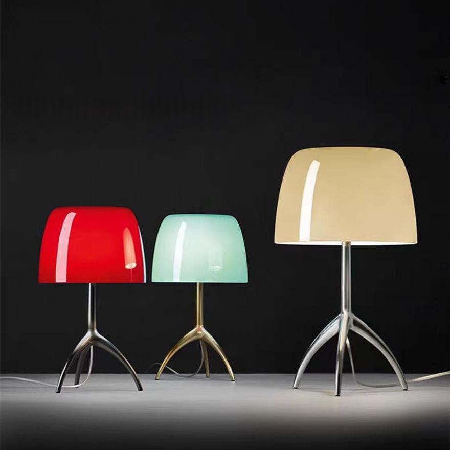 Lampe de bureau côté lit pour la chambre et étudier le Bauhausstyle danois