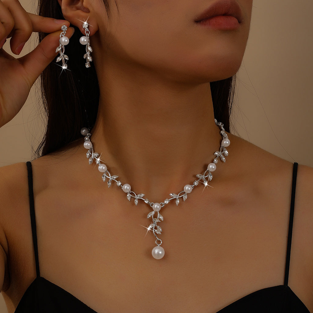 Feuille de femmes Strass Faux Pearl