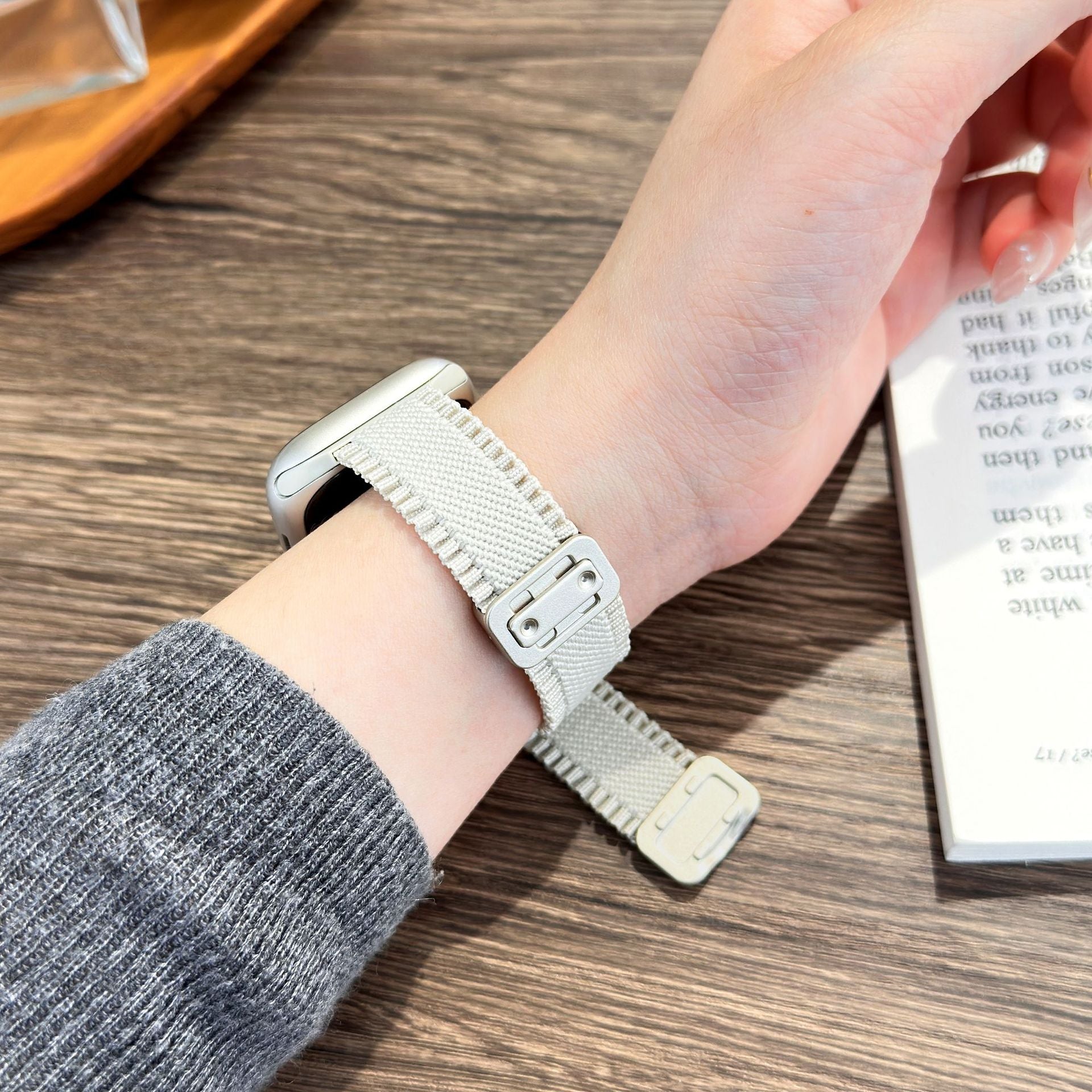 Bracelet de montre en nylon avec fermoir magnétique adapté pour le design de la dentelle de petite taille