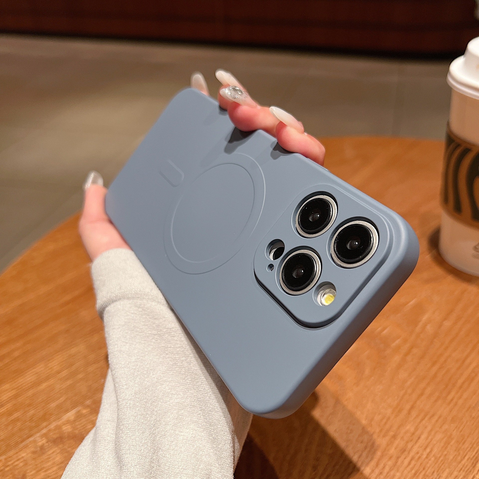 Boîtier de téléphone magnétique en silicone liquide