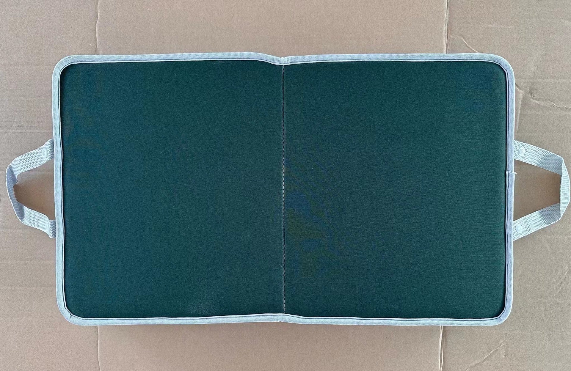 Coussin d'assise multifonctionnel en couleur solide