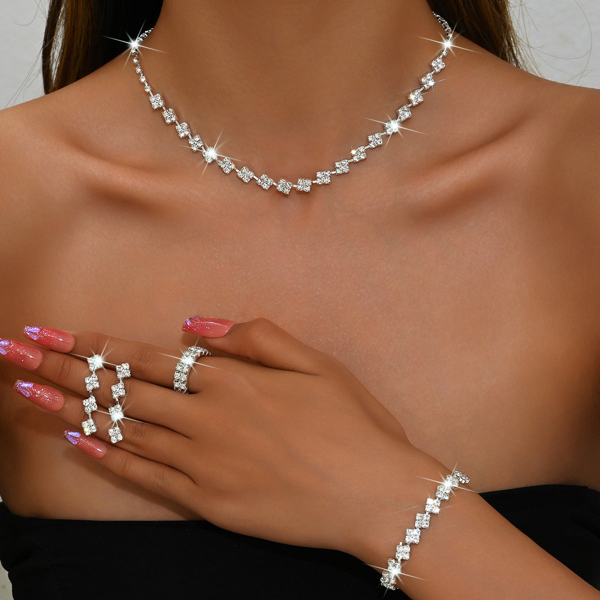 Collier géométrique carré Zircon à chaîne de pinces à chaud