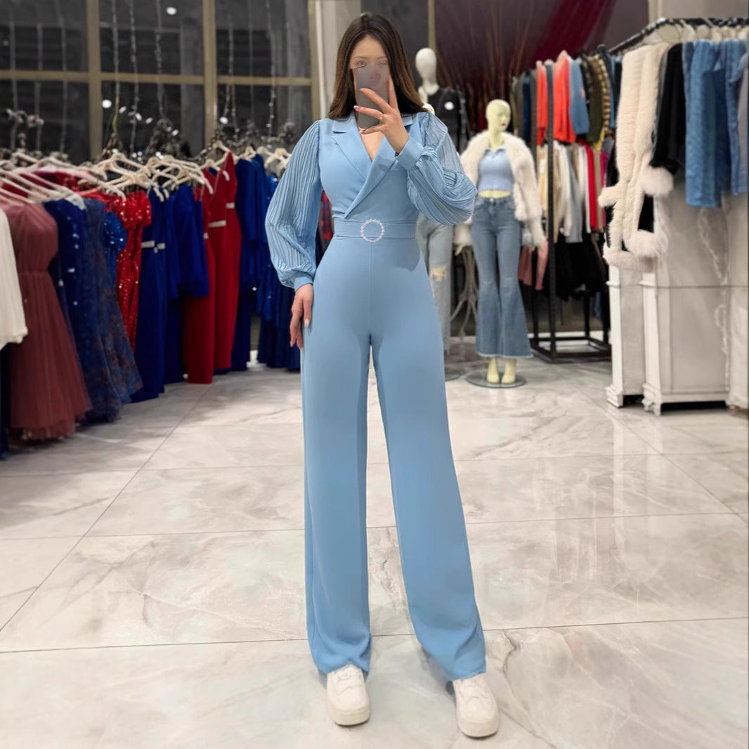 Combinaison de saut avec manches longues plissées Et un collier de Blazer