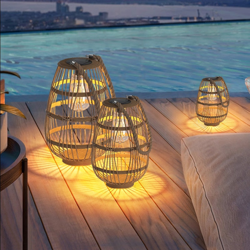 Lampe de plancher ambiente à suspension portative à propulsion solaire