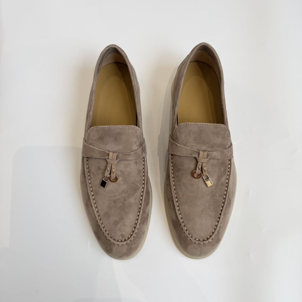 Chaussures en cuir doux à semelle en métal pour hommes